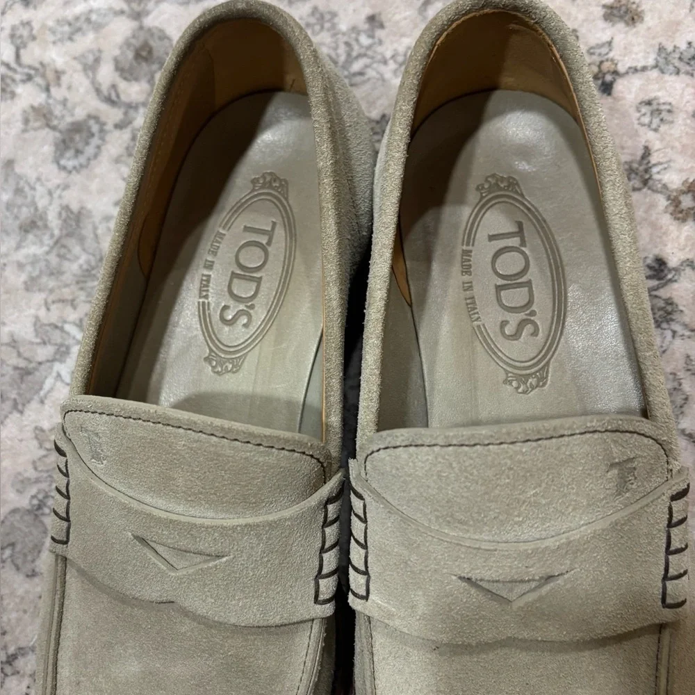 Tod’s Men’s Suede Loafers size 8